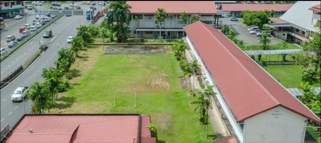 Roxy Hotel & Apartments Kuching Exterior photo