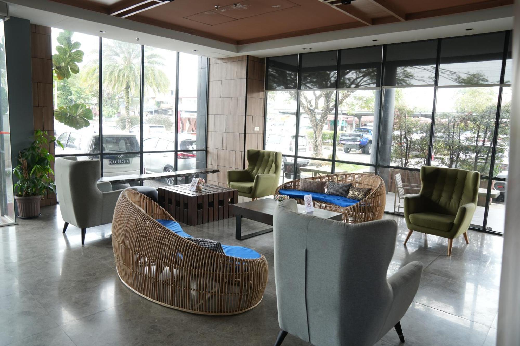 Roxy Hotel & Apartments Kuching Exterior photo