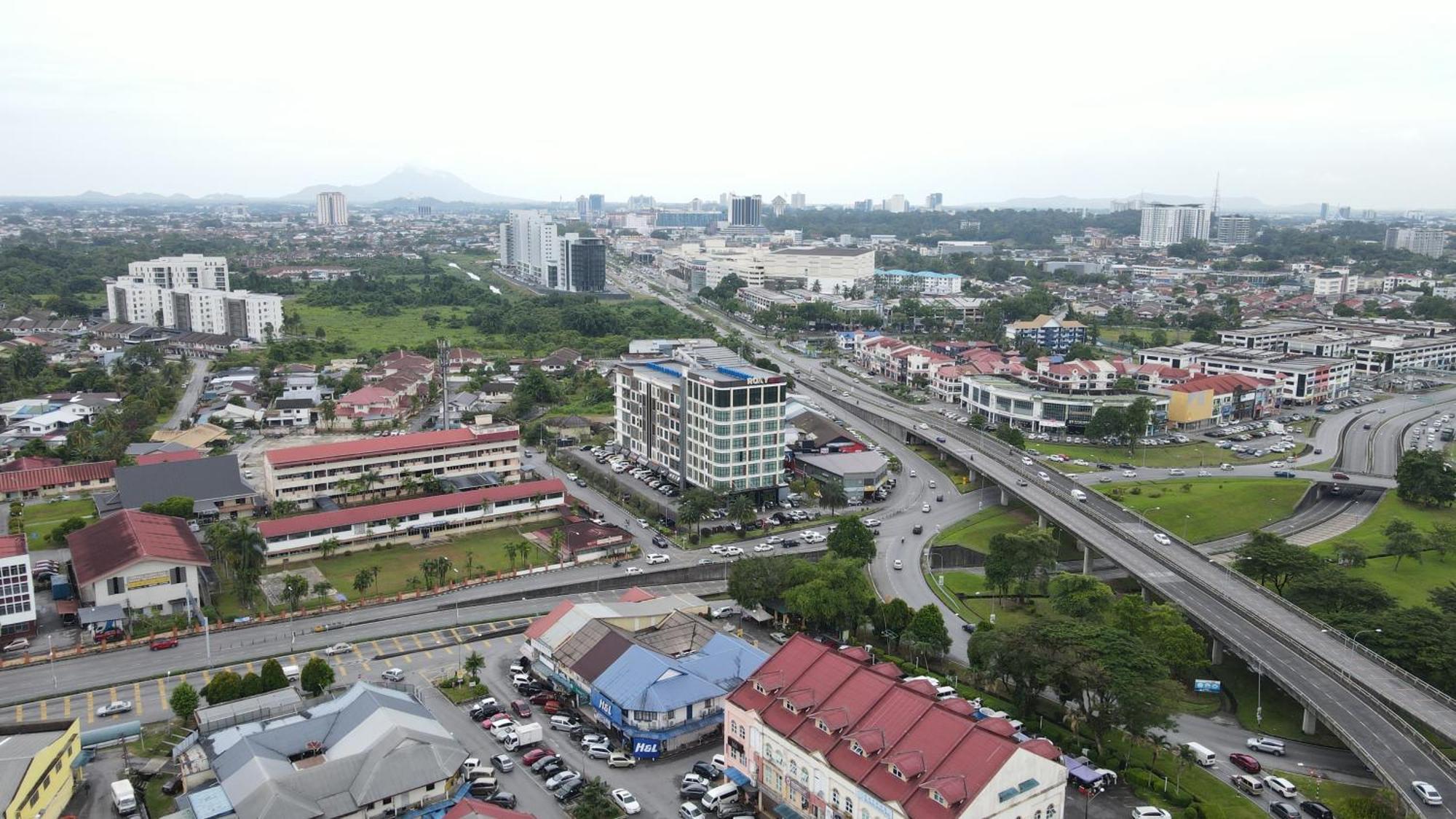 Roxy Hotel & Apartments Kuching Exterior photo