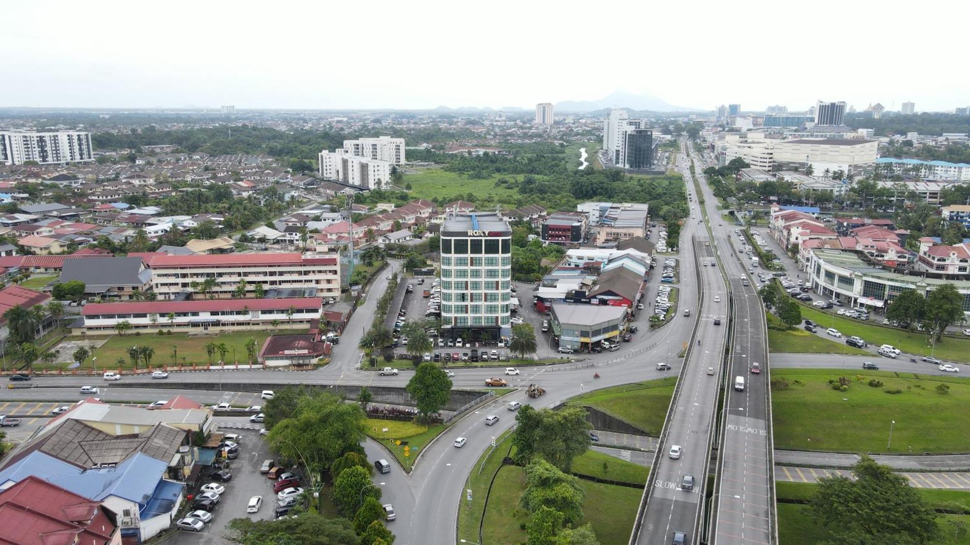 Roxy Hotel & Apartments Kuching Exterior photo